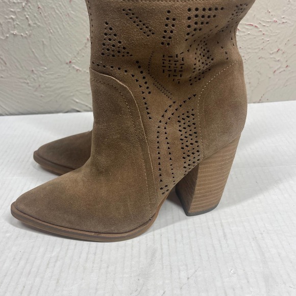 Vince‎ Camuto Catheryna Tan Taupe Brown Perforated Bootie Heel Boho US Size 5 - Picture 2 of 6